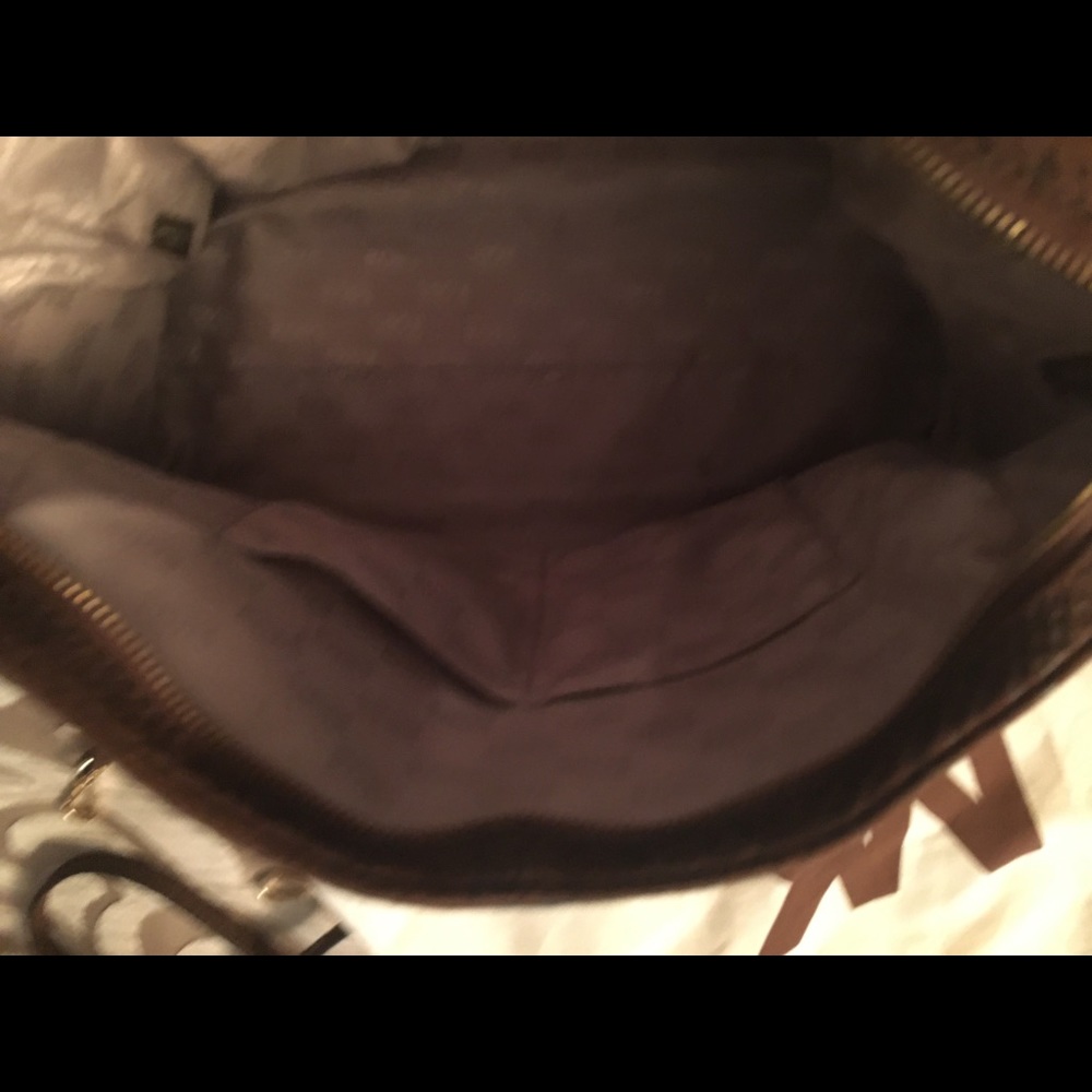 Handbag - Picture 5 of 7